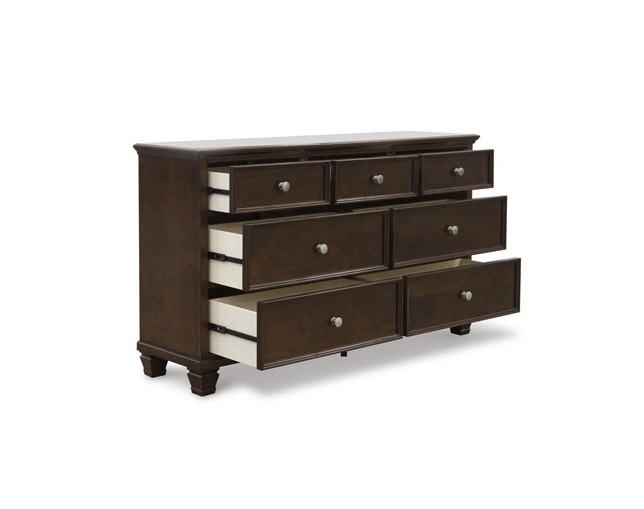 Ashley Furniture HomeStore(アシュレイ ファニチャー ホームストア) Danabrin Dresser(B685-31)の写真