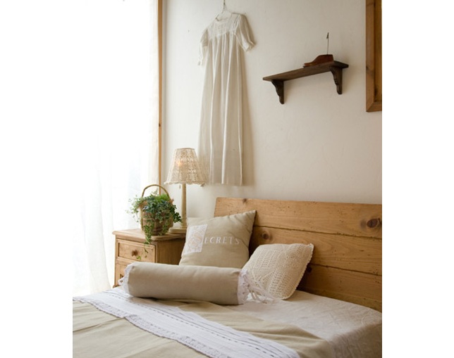 ラスティック(Rustic) 木製ベッドフレームtypeAの写真