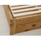 Rustic 収納付き木製ベッドの写真