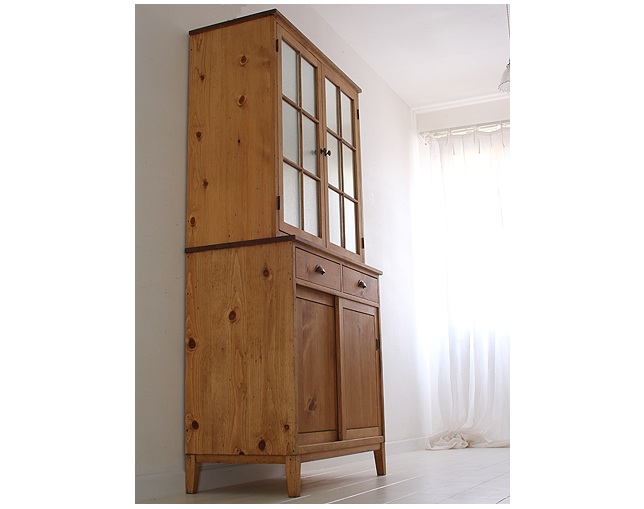 ラスティック(Rustic) 木製ガラス戸カップボードの写真
