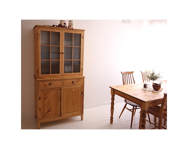ラスティック(Rustic) 木製ガラス戸カップボードの写真