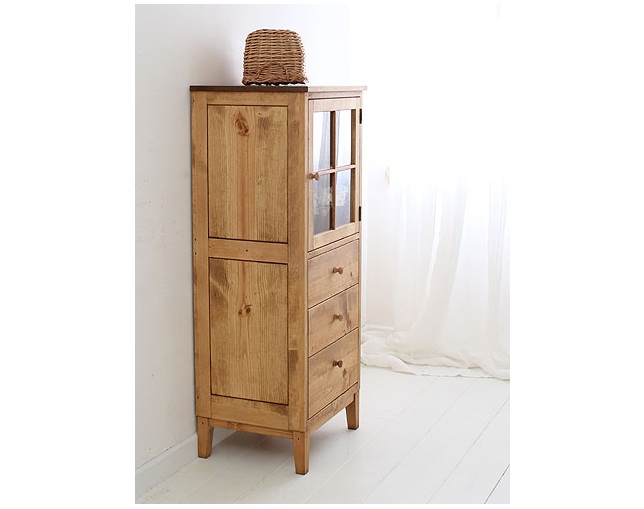 ラスティック(Rustic) 木製ガラス戸キャビネットの写真