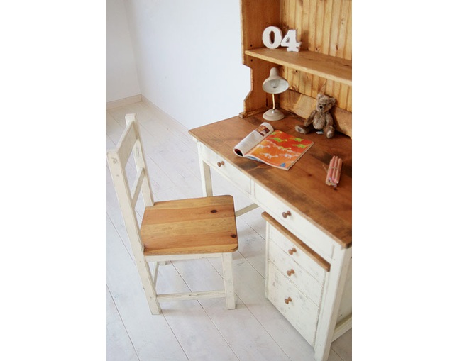 ラスティック(Rustic) 木製ダイニングチェアの写真