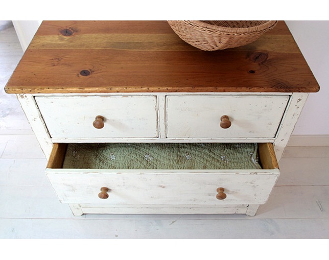 ラスティック(Rustic) 木製チェストの写真