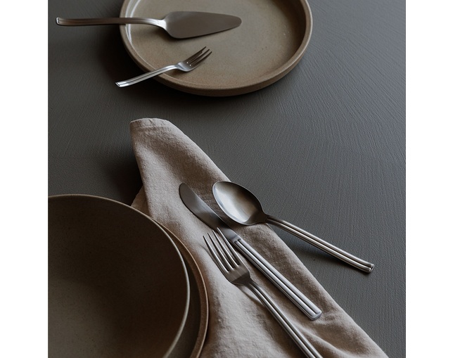 ザ・コンランショップ(THE CONRAN SHOP) CAFF CAKE SERVERの写真