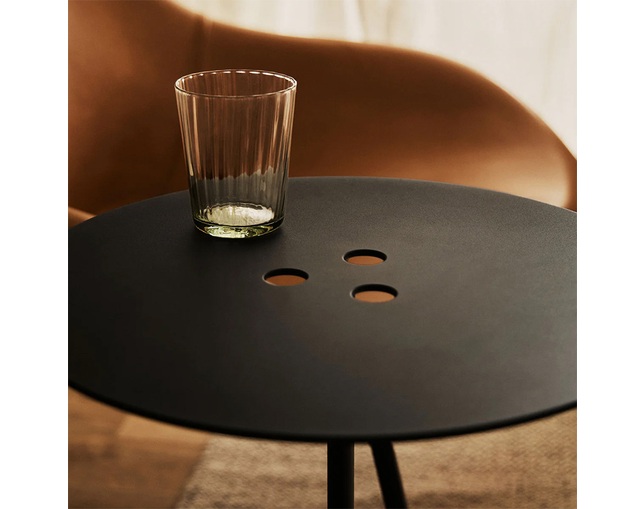 ザ・コンランショップ(THE CONRAN SHOP) TEN-PIN SIDE TABLE BLACKの写真