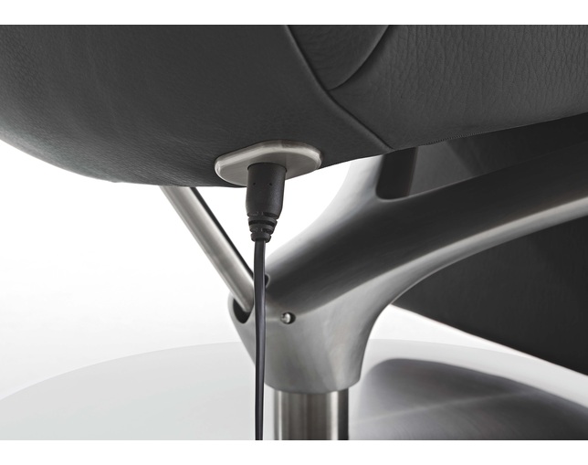 コイノール(KOINOR) Recliner chair with motorの写真