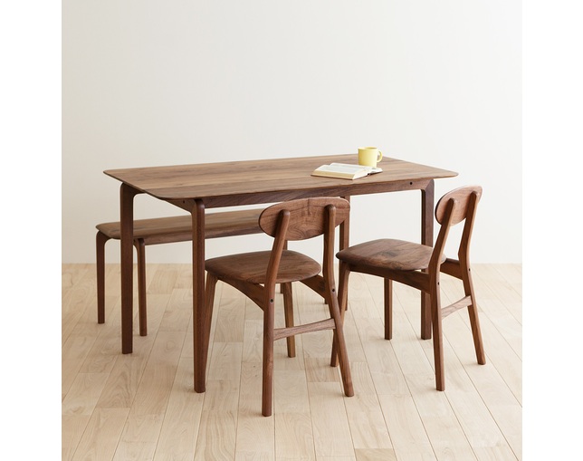 伝統工芸 LISCIO ダイニングテーブル 126 ウォールナットの写真