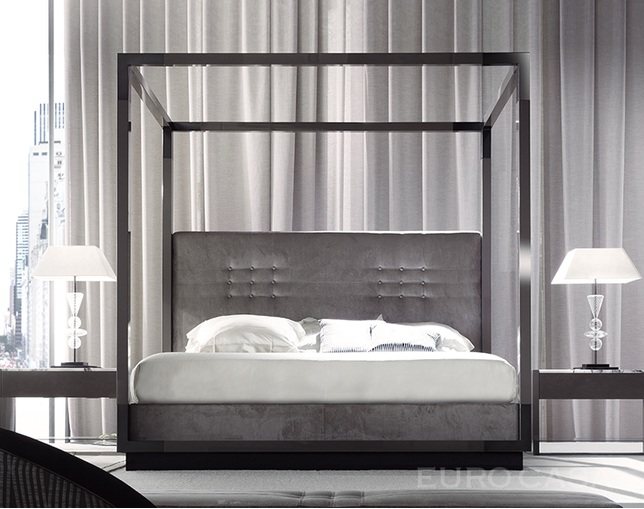 Giorgio Collection 天蓋付きベッド | VISIONの写真