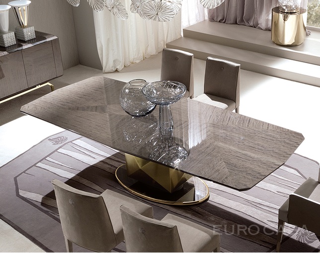 Giorgio Collection ダイニングテーブルの写真