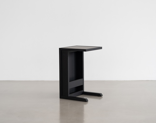 NOWHERE LIKE HOME(ノーウェアライクホーム) Side Table PEOPLEの写真