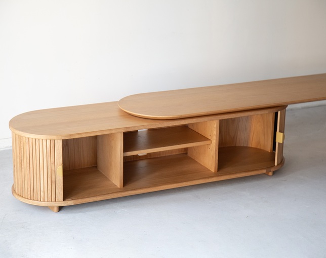 NOWHERE LIKE HOME(ノーウェアライクホーム) TV board LINDAの写真