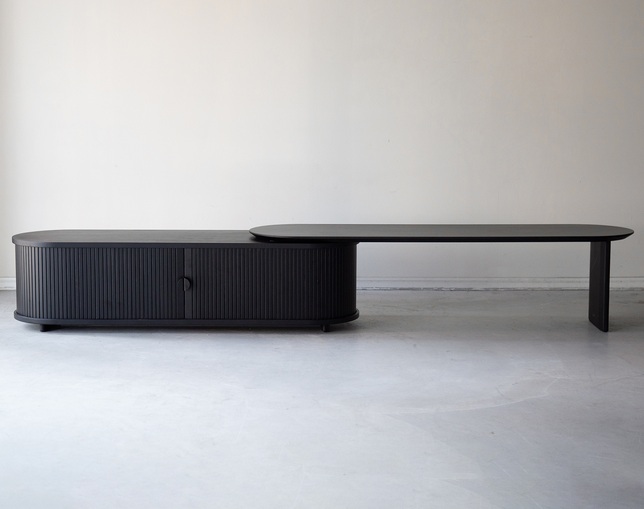 NOWHERE LIKE HOME(ノーウェアライクホーム) TV board LINDAの写真