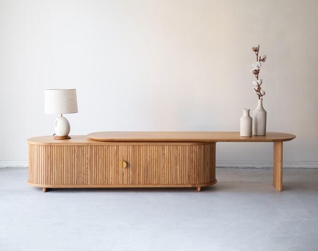 NOWHERE LIKE HOME(ノーウェアライクホーム) TV board LINDAの写真