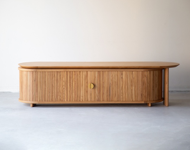 NOWHERE LIKE HOME(ノーウェアライクホーム) TV board LINDAの写真
