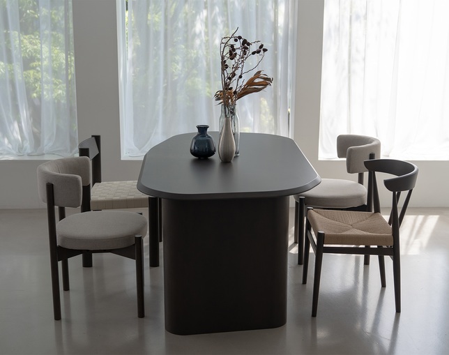 NOWHERE LIKE HOME(ノーウェアライクホーム) Dining Table NEVEの写真