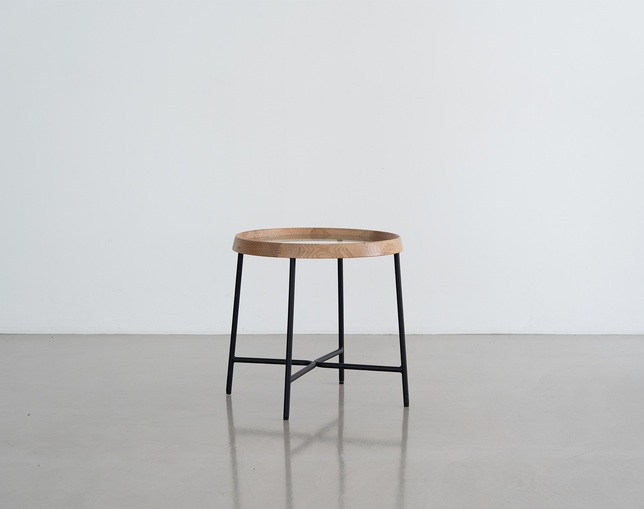 NOWHERE LIKE HOME(ノーウェアライクホーム) Side Table PENTEの写真