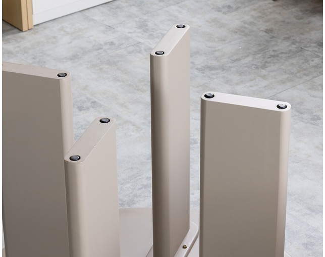 nora.(ノラ) ロキン　ダイニングテーブルの写真