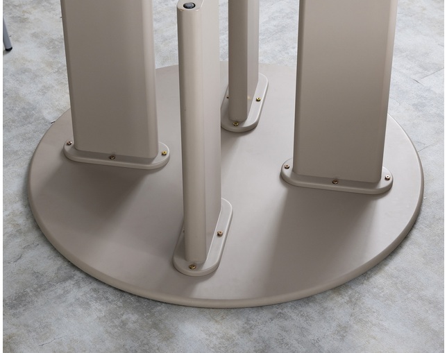 nora.(ノラ) ロキン　ダイニングテーブルの写真