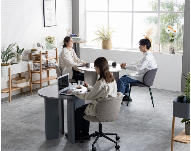 nora.(ノラ) ロキン　ダイニングテーブルの写真