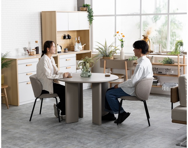 nora.(ノラ) ブレッツ　ダイニングチェアの写真