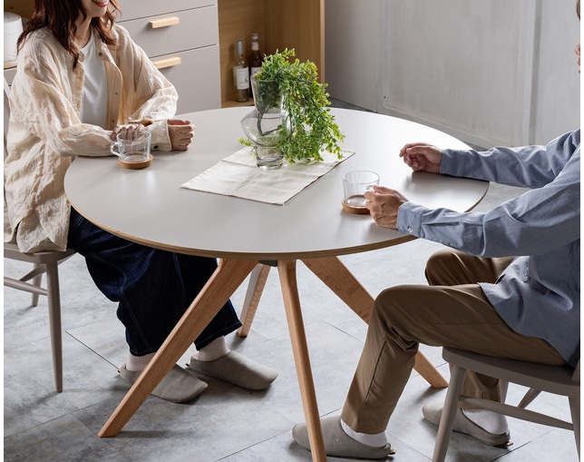 nora.(ノラ) ノープス　ダイニングテーブルの写真