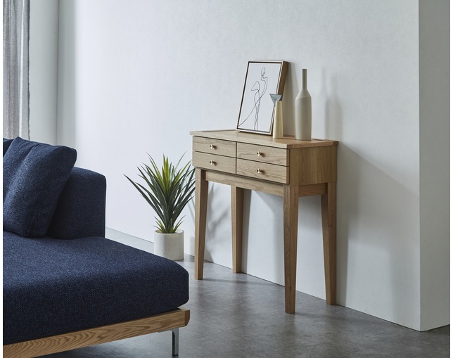 ニッポネア(NIPPONAIRE) CONSOLE TABLE KONISUの写真