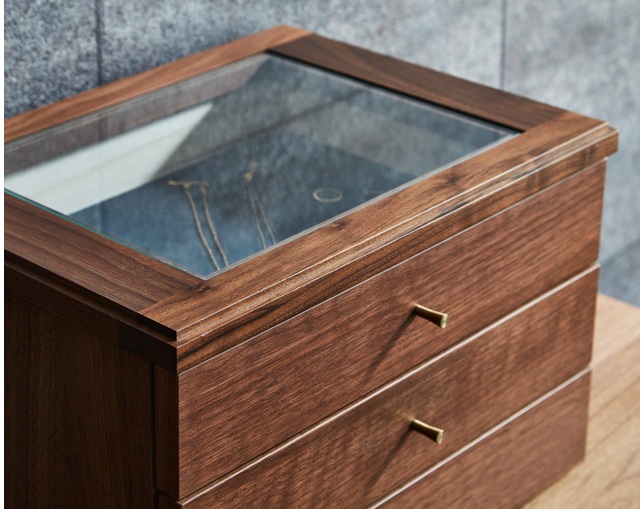 ニッポネア(NIPPONAIRE) LETTER CHEST FINDENの写真