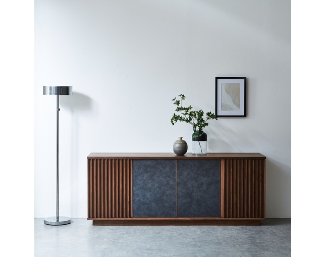 ニッポネア(NIPPONAIRE) SIDE BOARD HIGANの写真