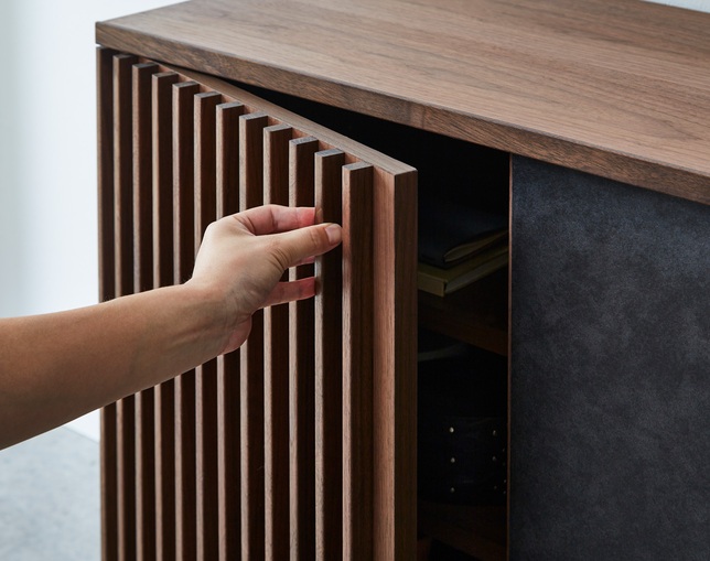 ニッポネア(NIPPONAIRE) SIDE BOARD HIGANの写真