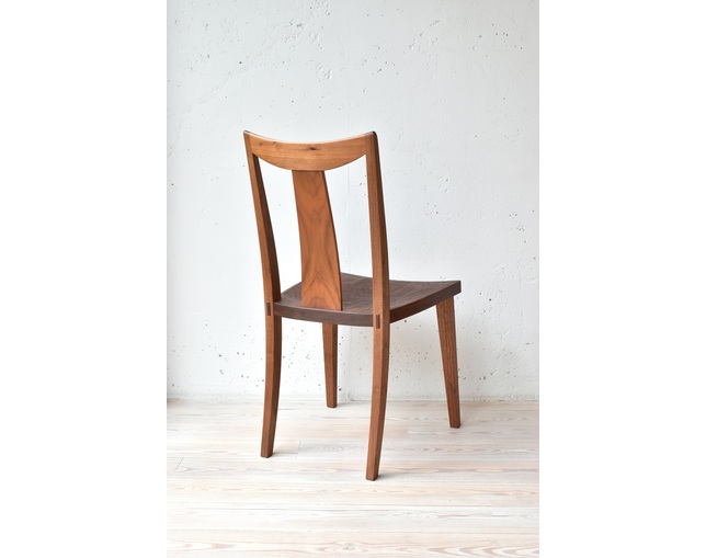 ウッドユウライクカンパニー ドルフィン ソリッド チェアの写真