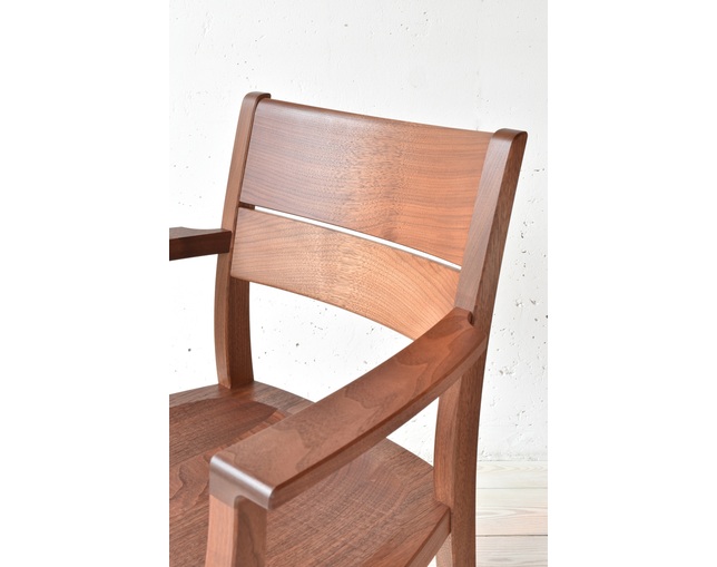 ウッドユウライクカンパニー ライオン チェアの写真