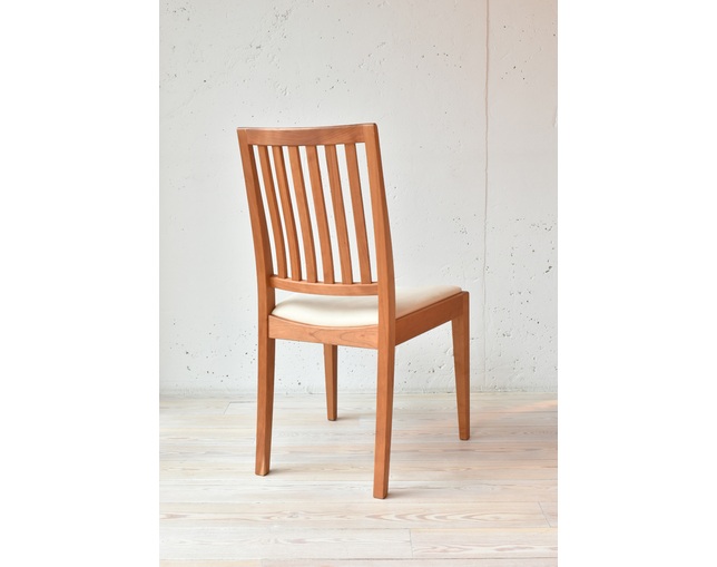 ウッドユウライクカンパニー リラーク チェアの写真