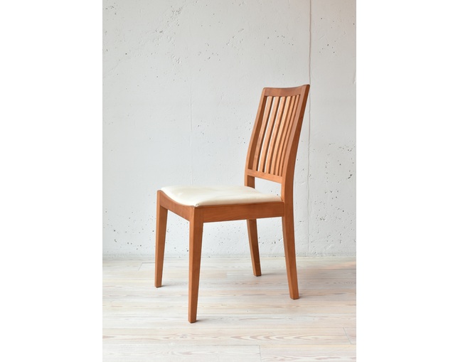 ウッドユウライクカンパニー リラーク チェアの写真