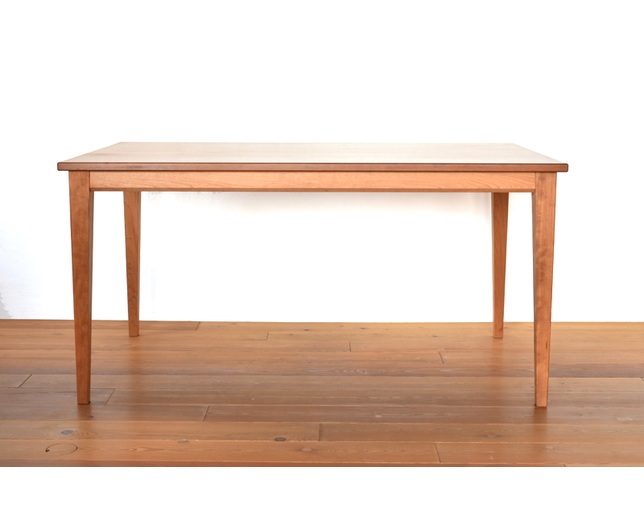 ウッドユウライクカンパニー バンビ テーブル 1型の写真