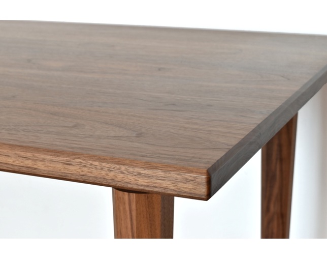 ウッドユウライクカンパニー 八角テーパー テーブルの写真