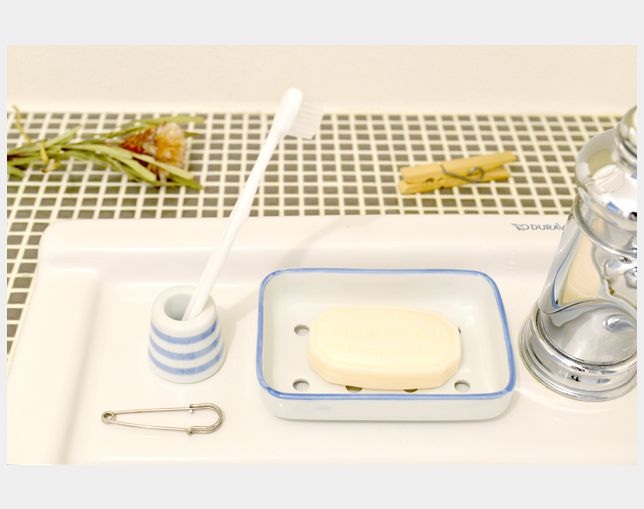 CLASKA Gallery & Shop "DO"(クラスカ ギャラリー＆ショップ ドー) ドーのボーダー歯ブラシ立ての写真