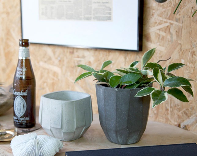 アマブロ(amabro) CEMENT PLANTER -POLYGON- / Brownの写真