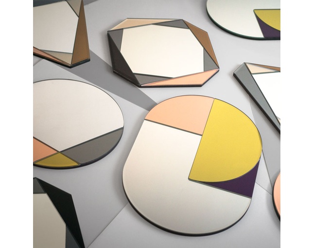 アマブロ(amabro) COLOR MIRROR / Triangleの写真