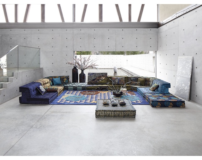 Roche Bobois(ロッシュ ボボア) sofa MAH JONG（KENZO TAKADA “YORU”）の写真