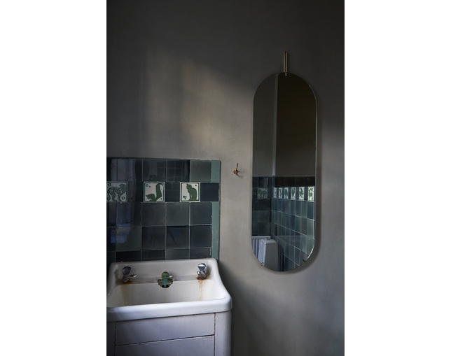 MOEBE(ムーベ) TALL WALL MIRROR BRASSの写真