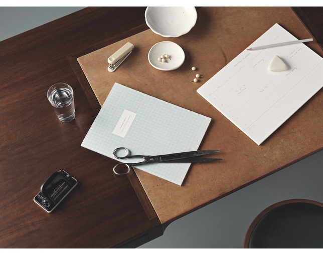 KARTOTEK COPENHAGEN(カトテック コペンハーゲン) LARGE NOTEBOOK Brick Redの写真