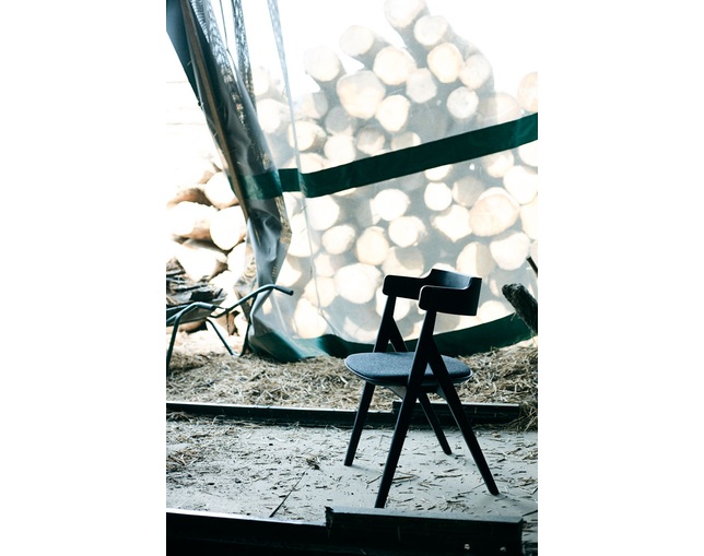 Sai series(サイシリーズ) Krun chairの写真