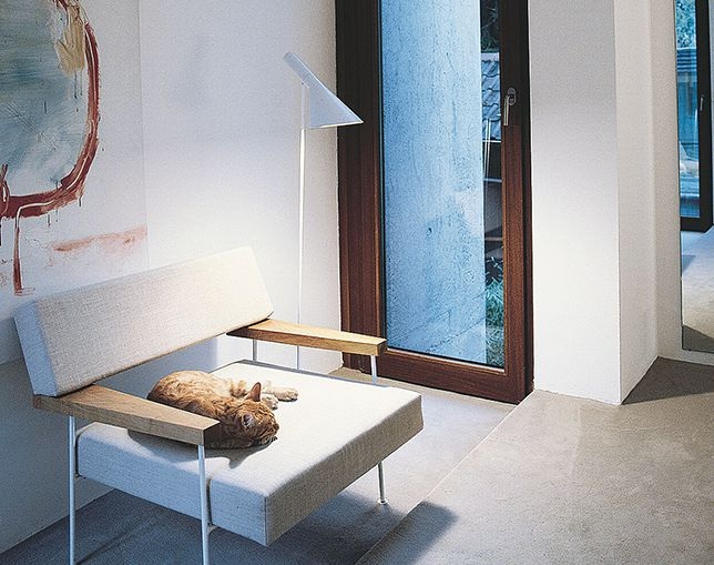 ルイスポールセン(Louis Poulsen) AJ Floorの写真