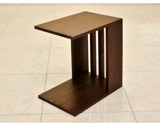 Alam Sari(アラム サリ) SIDE TABLE CARVING の写真