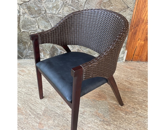 Alam Sari(アラム サリ) teak ＆ Synthetic Rattan dining chairの写真