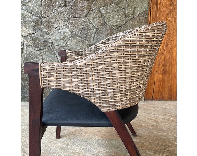 Alam Sari(アラム サリ) teak ＆ Synthetic Rattan dining chairの写真