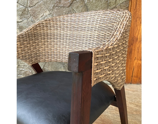 Alam Sari(アラム サリ) teak ＆ Synthetic Rattan dining chairの写真