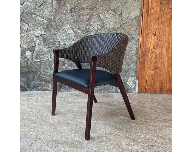 Alam Sari(アラム サリ) teak ＆ Synthetic Rattan dining chairの写真