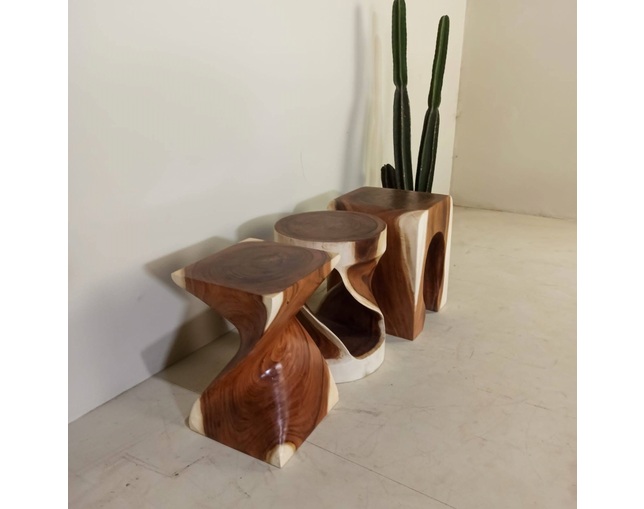 Alam Sari(アラム サリ) Twist Stool Monkey Pod Woodの写真